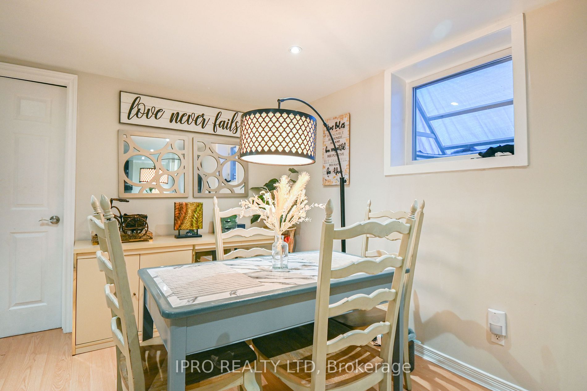 3106 Chipman Crescent