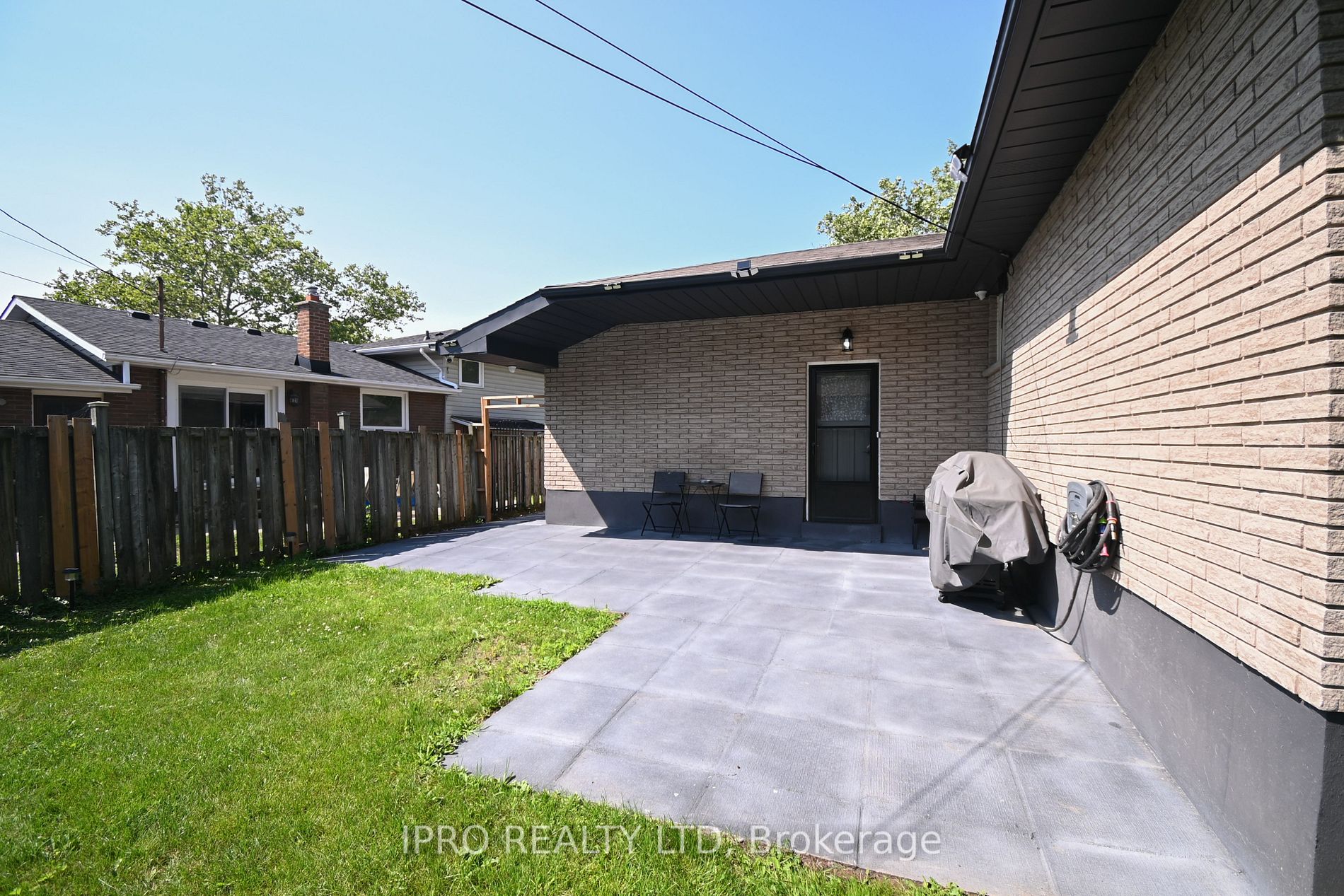 3106 Chipman Crescent