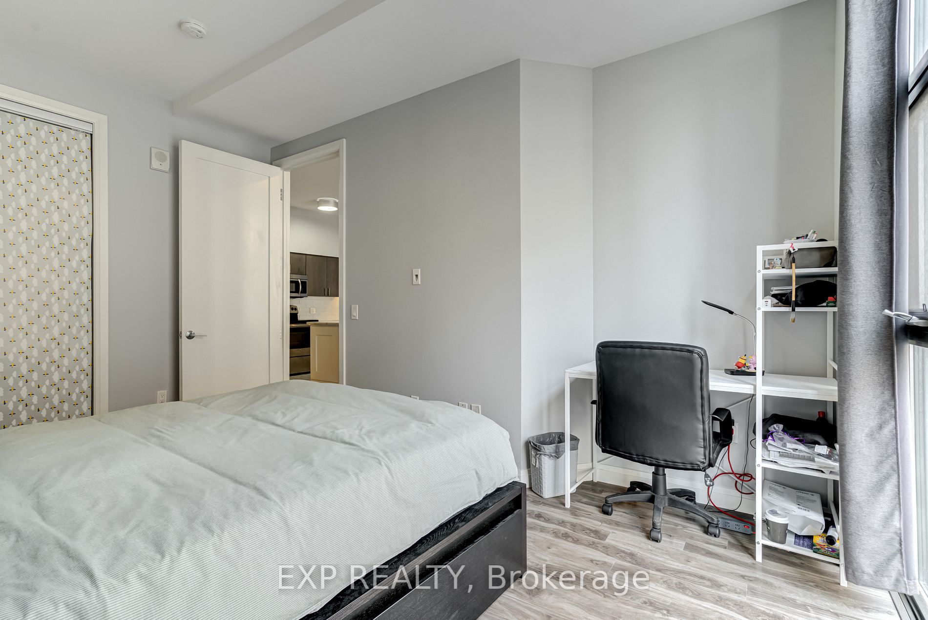 112 King St E, #608