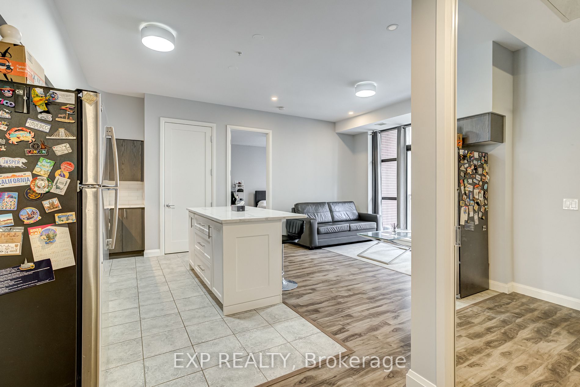 112 King St E, #608