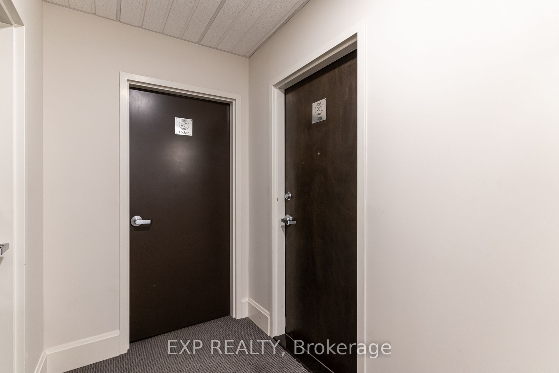 112 King St E, #608