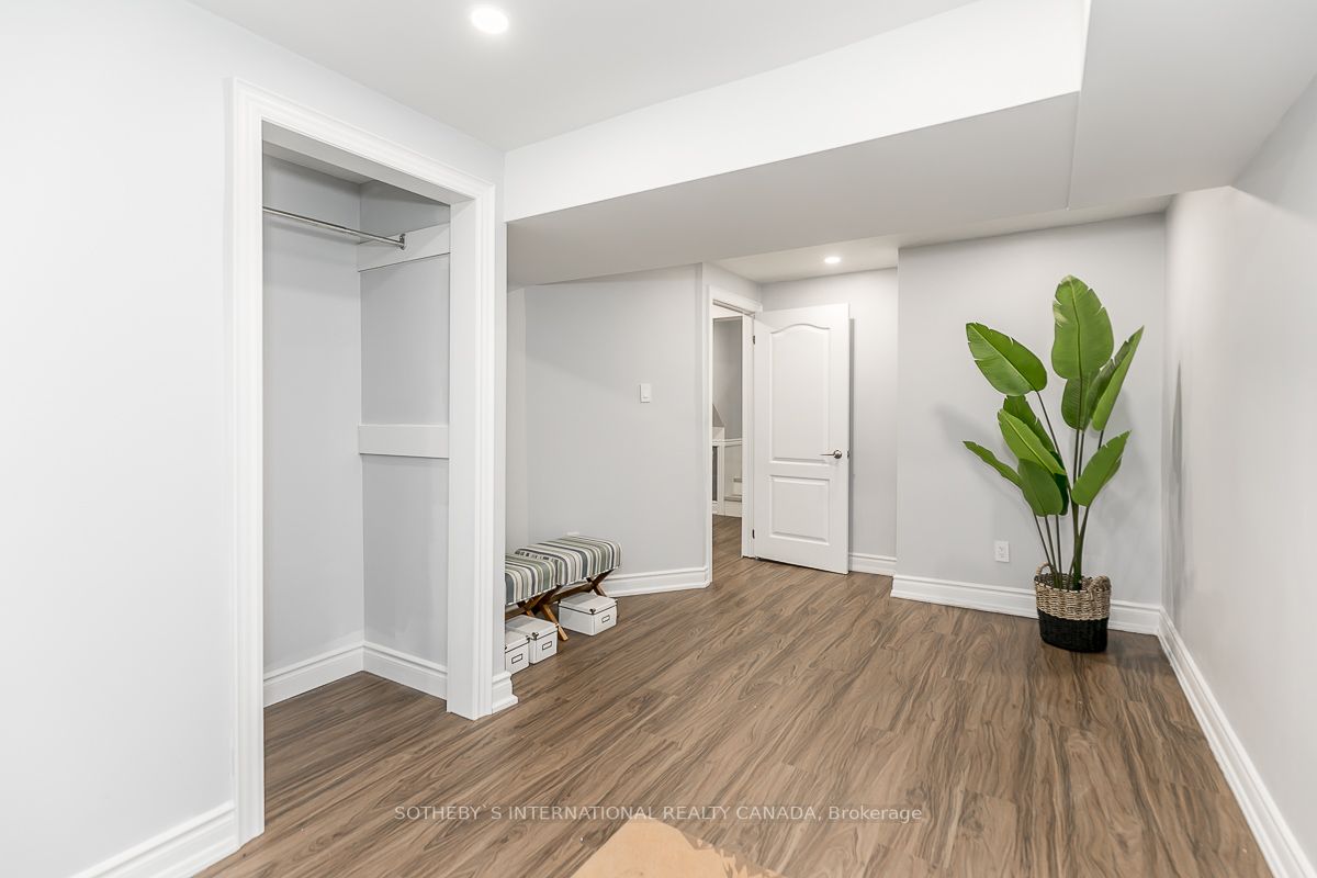 34 Mill St
