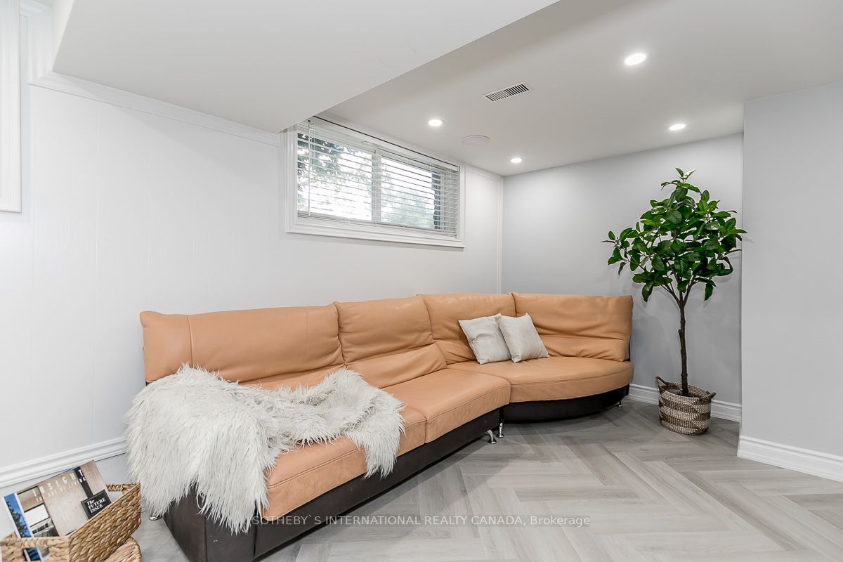 34 Mill St