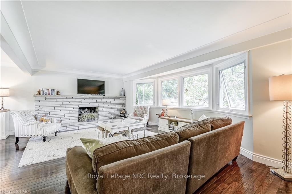 14 Lynnwood Ave