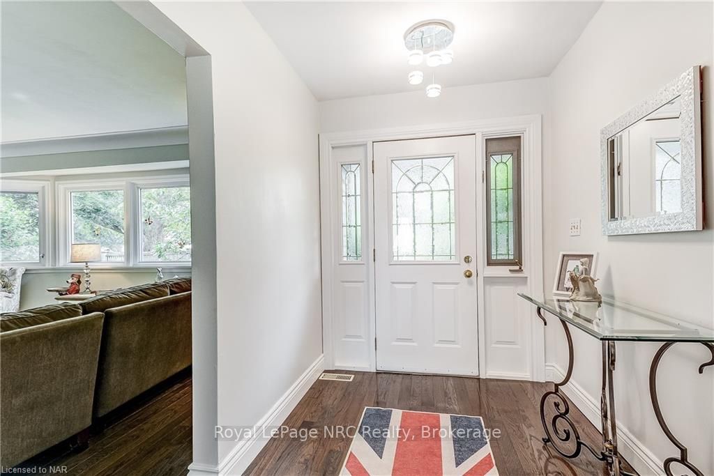 14 Lynnwood Ave