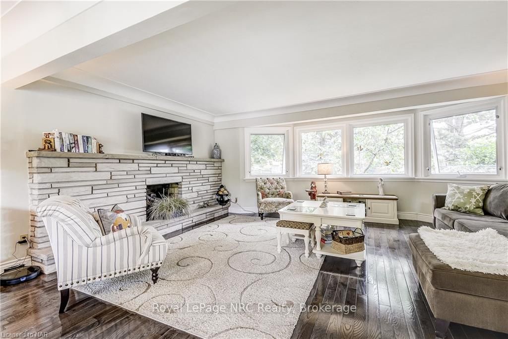 14 Lynnwood Ave