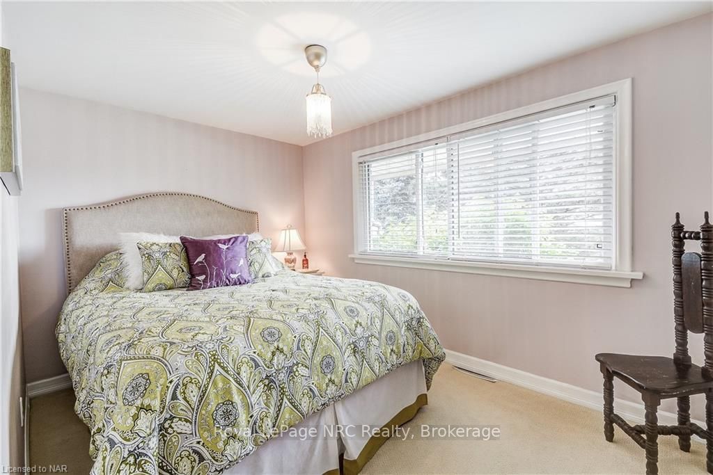 14 Lynnwood Ave