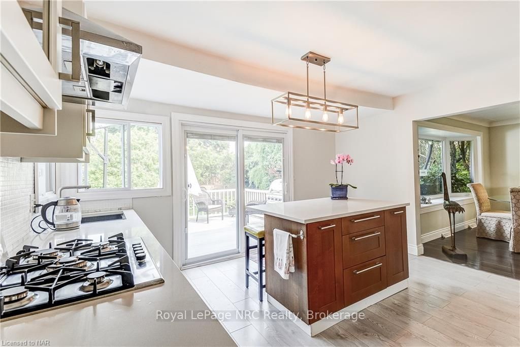 14 Lynnwood Ave