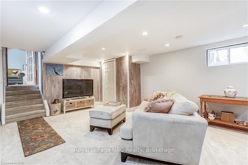 14 Lynnwood Ave
