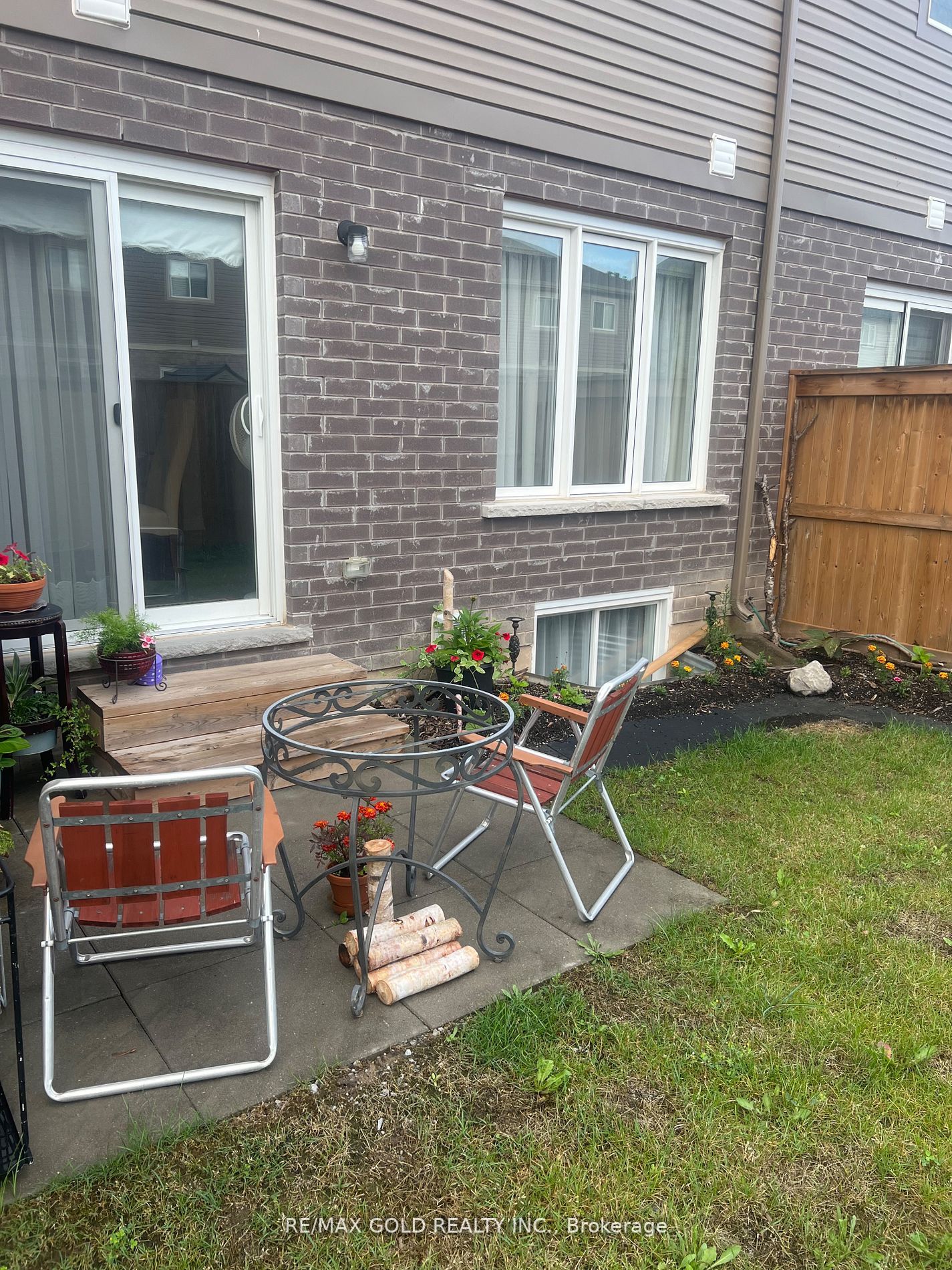 7945 Old Field Road, #6