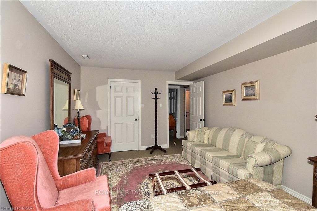 34 South Harbour Dr
