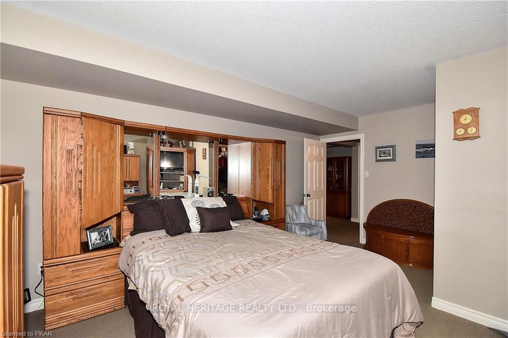 34 South Harbour Dr