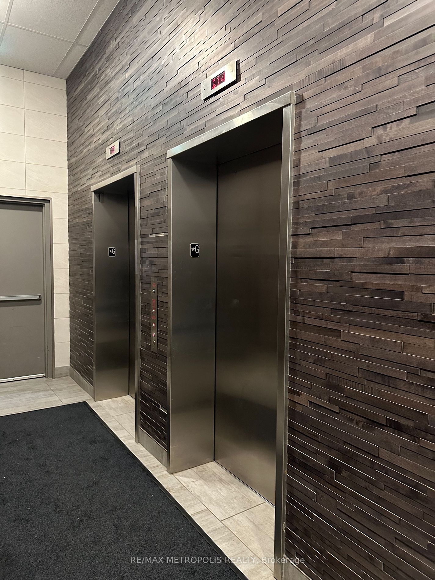 318 Spruce Street, #215