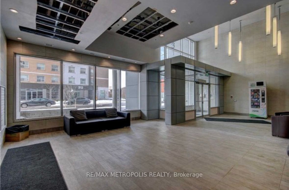 318 Spruce Street, #215