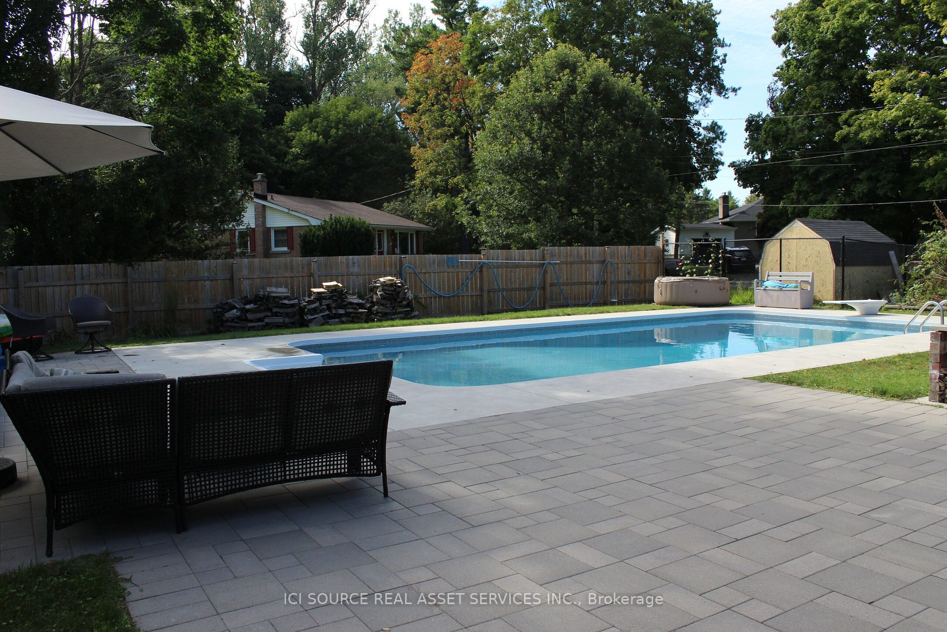 35 Brook Rd S