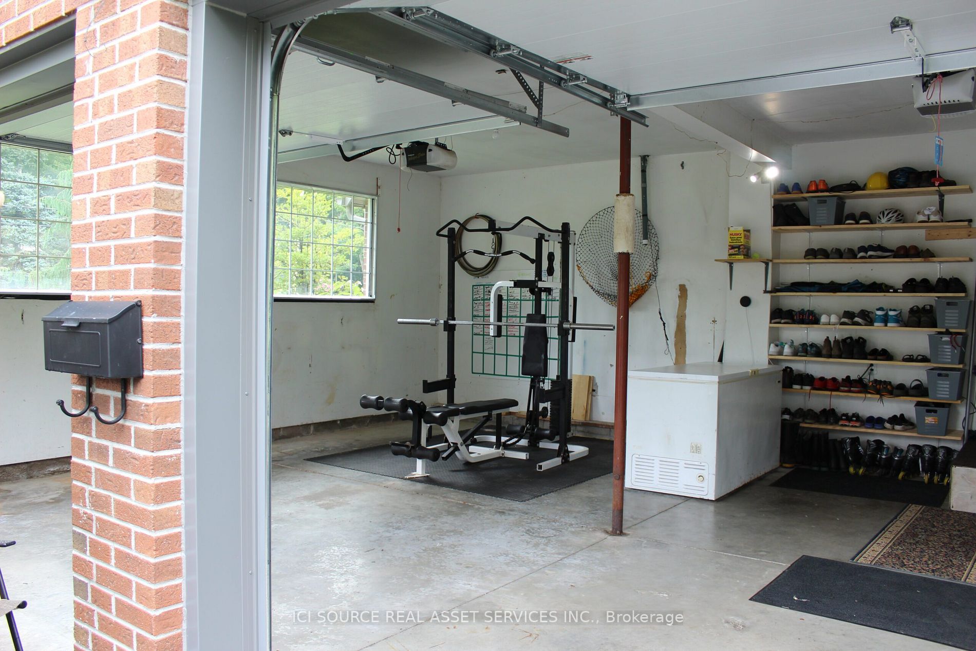 35 Brook Rd S