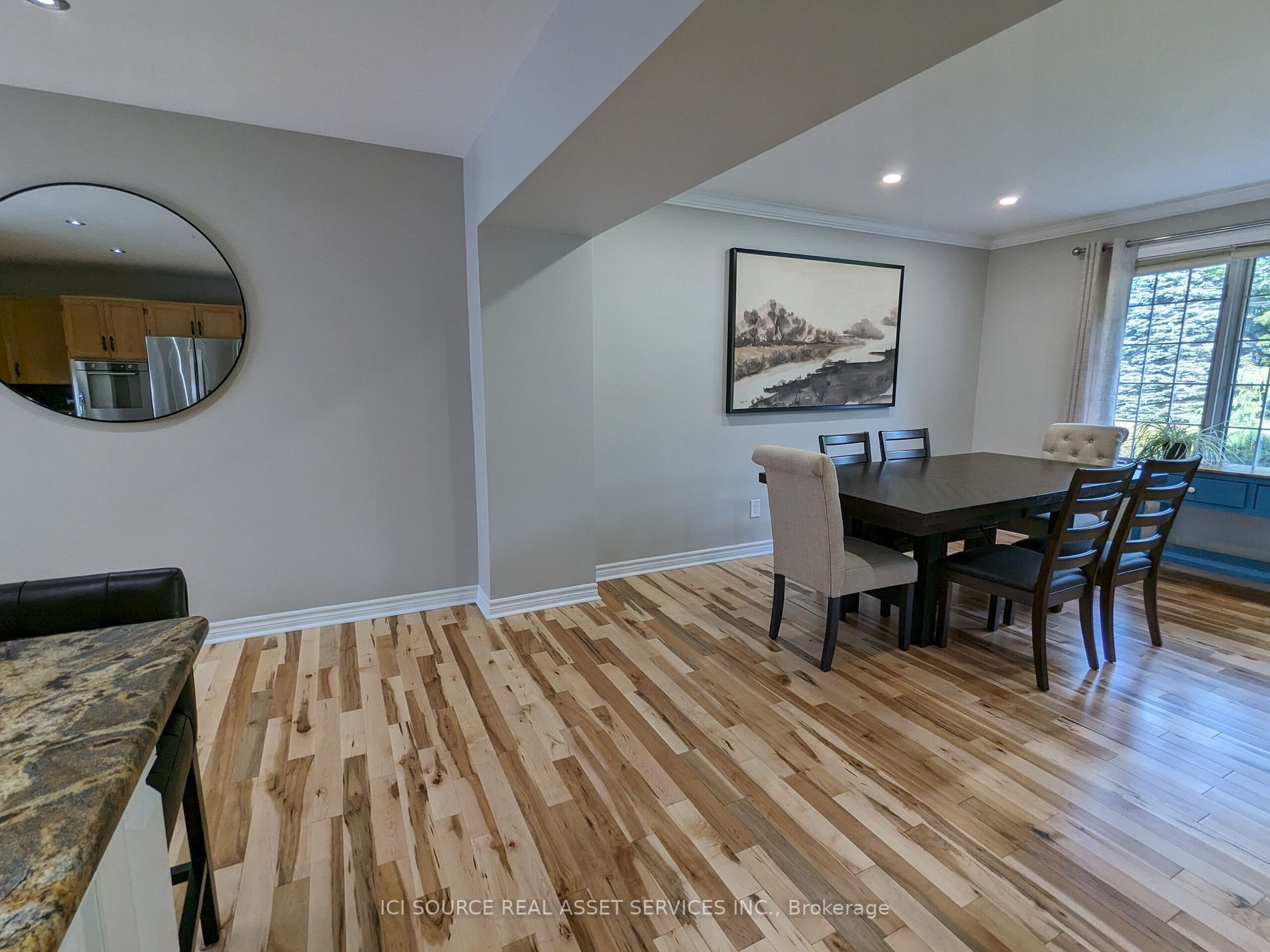 35 Brook Rd S