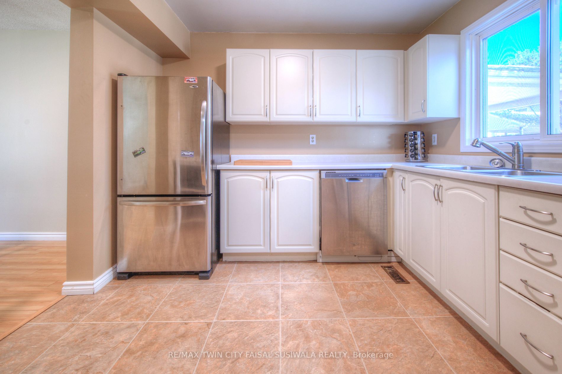 255 Northlake Drive, #11