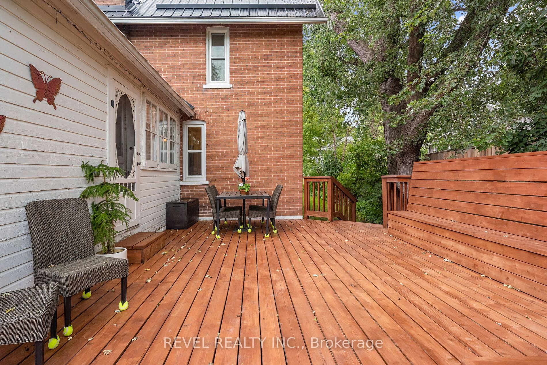 25 Louisa St