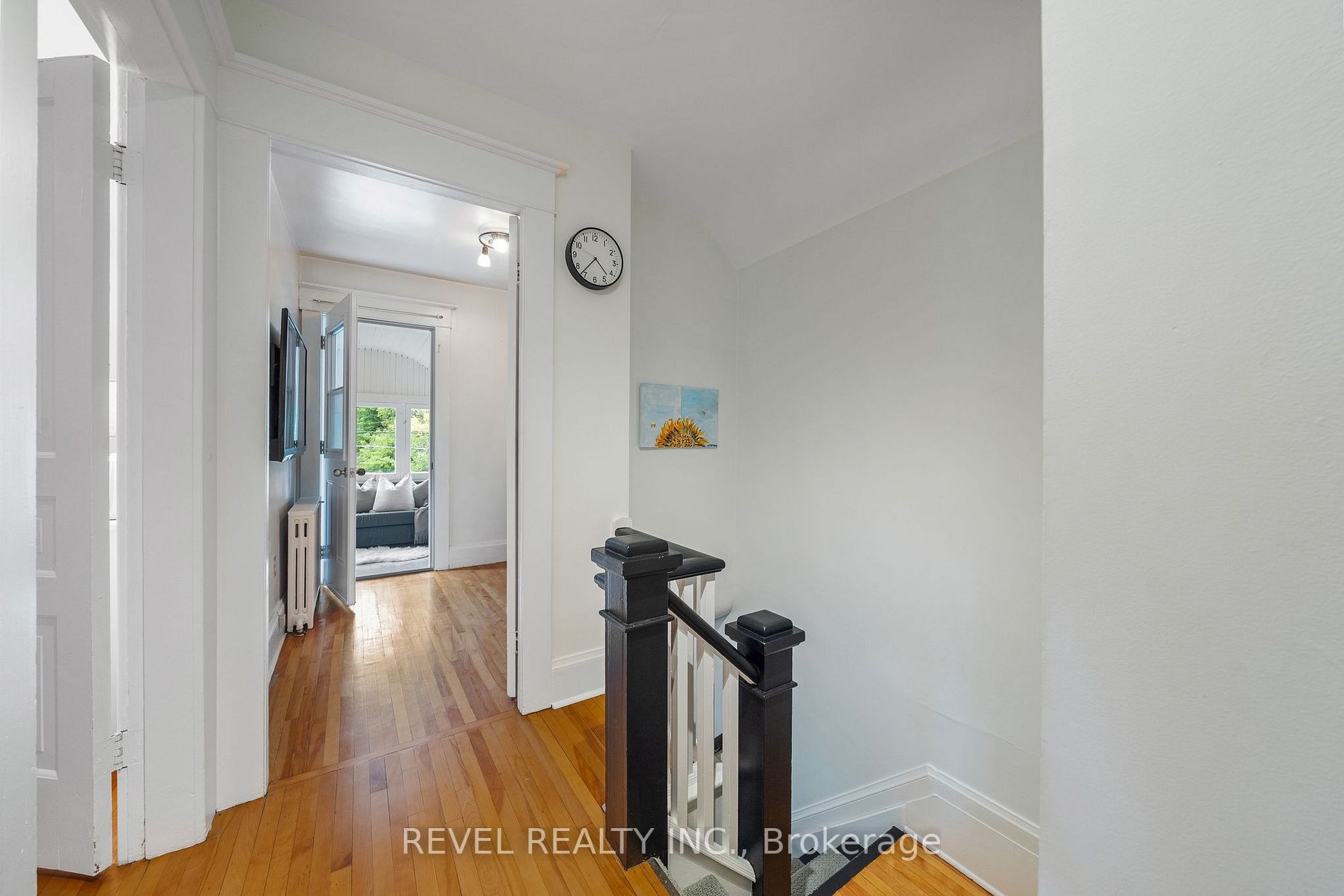 25 Louisa St