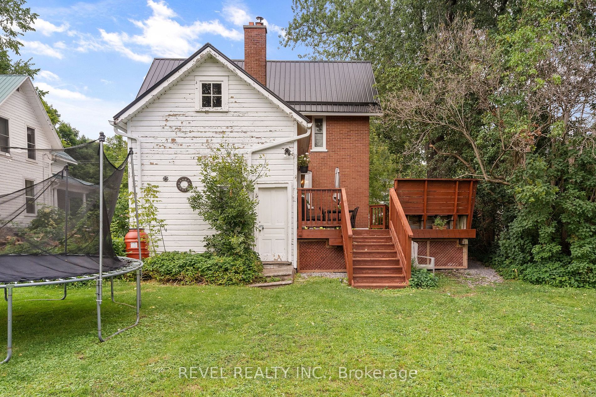 25 Louisa St