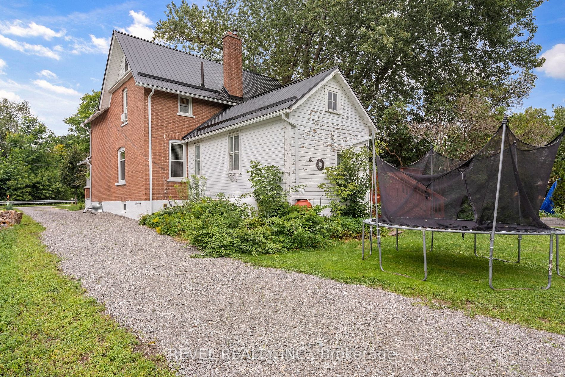 25 Louisa St