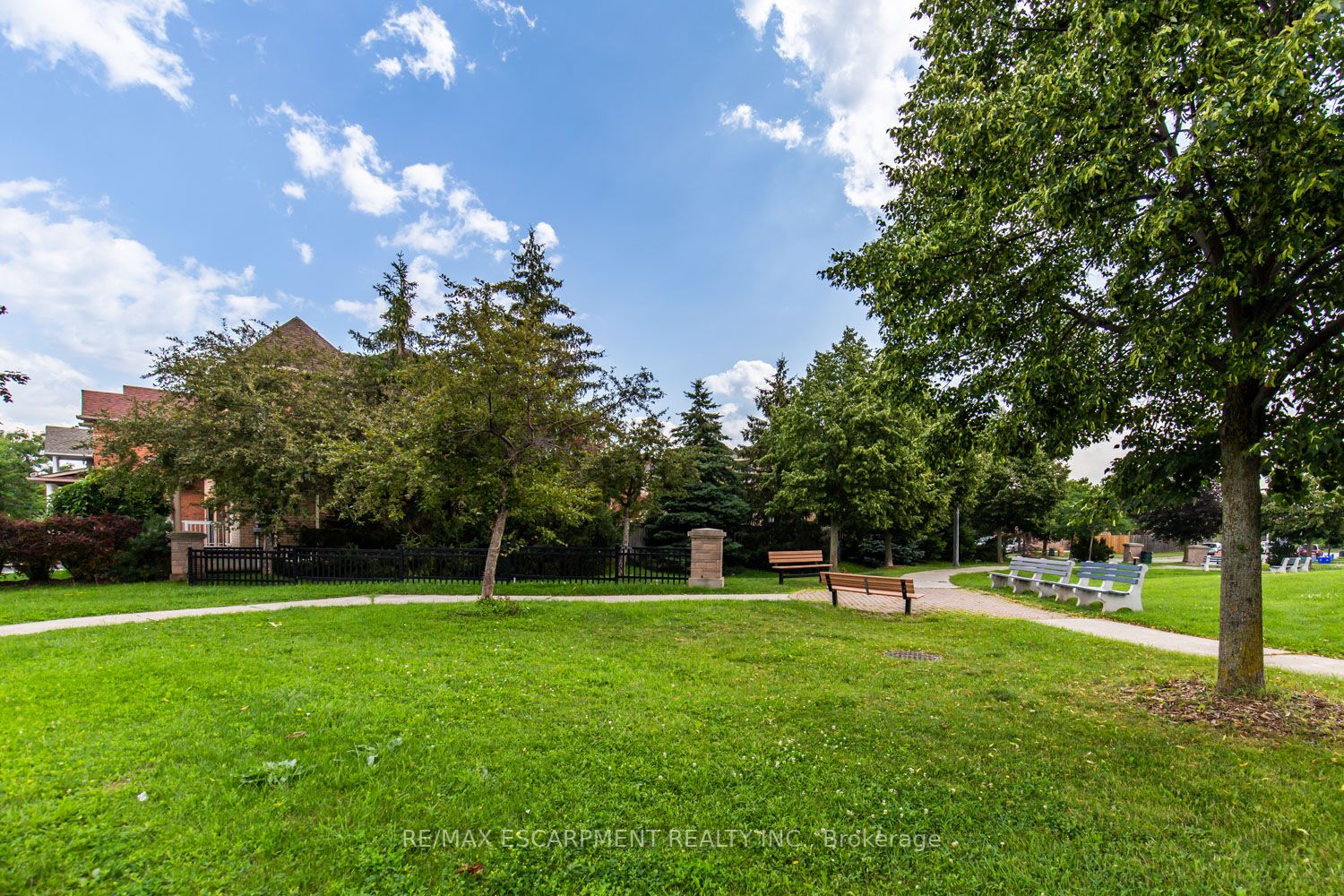 109 Peachwood Crescent