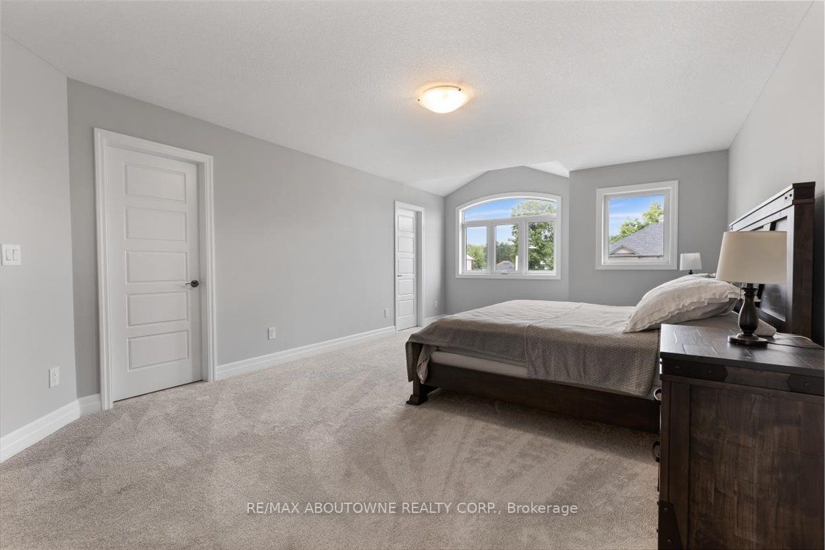 21 Sycamore Drive N