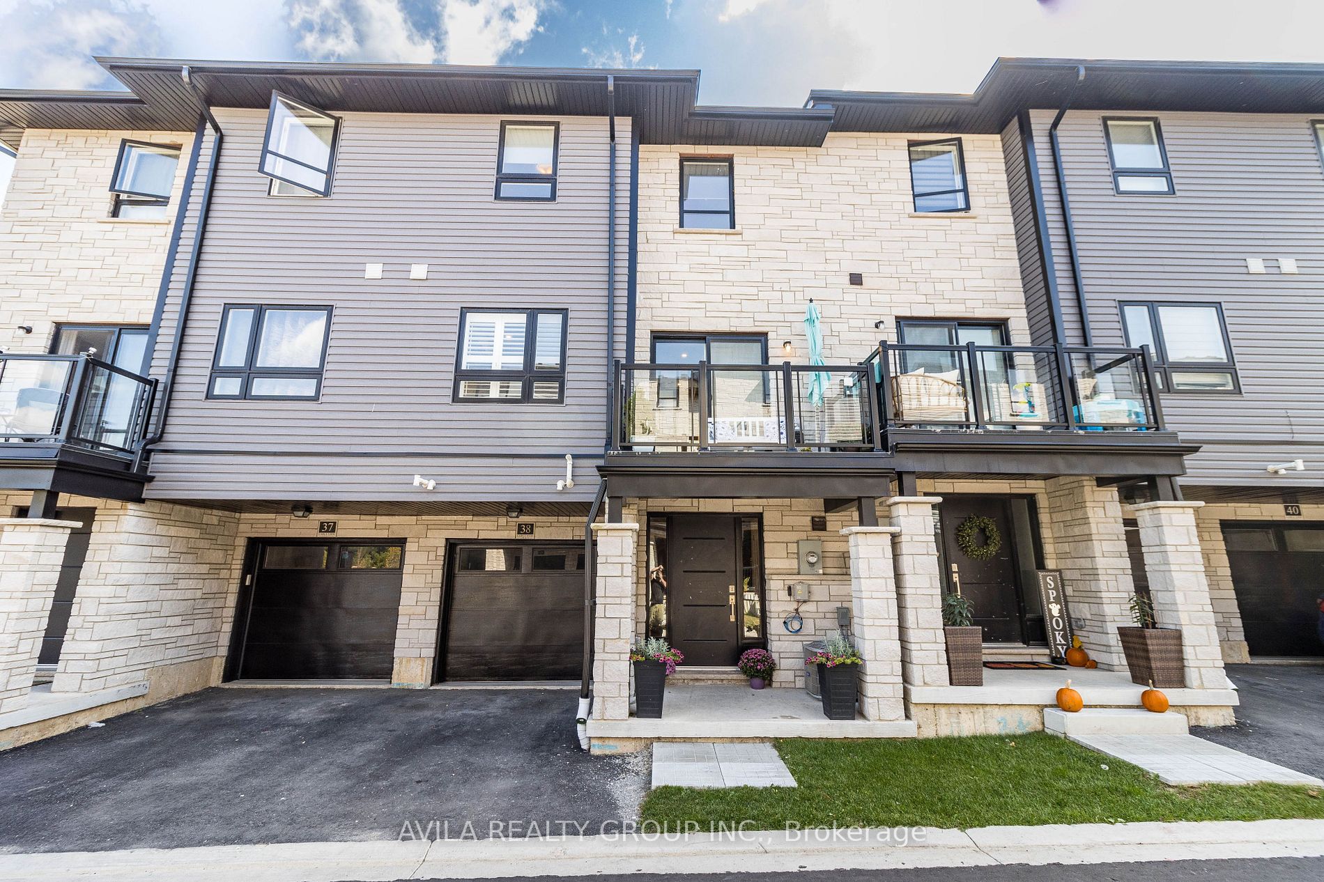 51 Sparrow Ave, #38