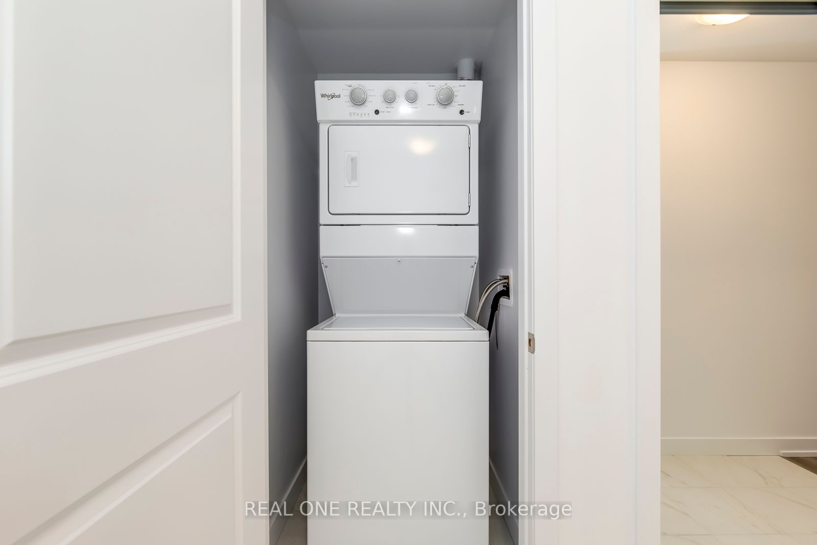 460 Dundas St E, #605