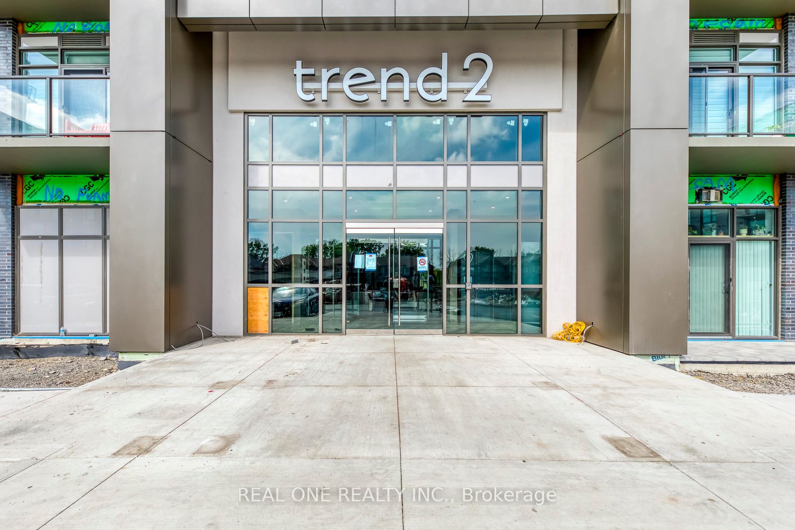 460 Dundas St E, #605
