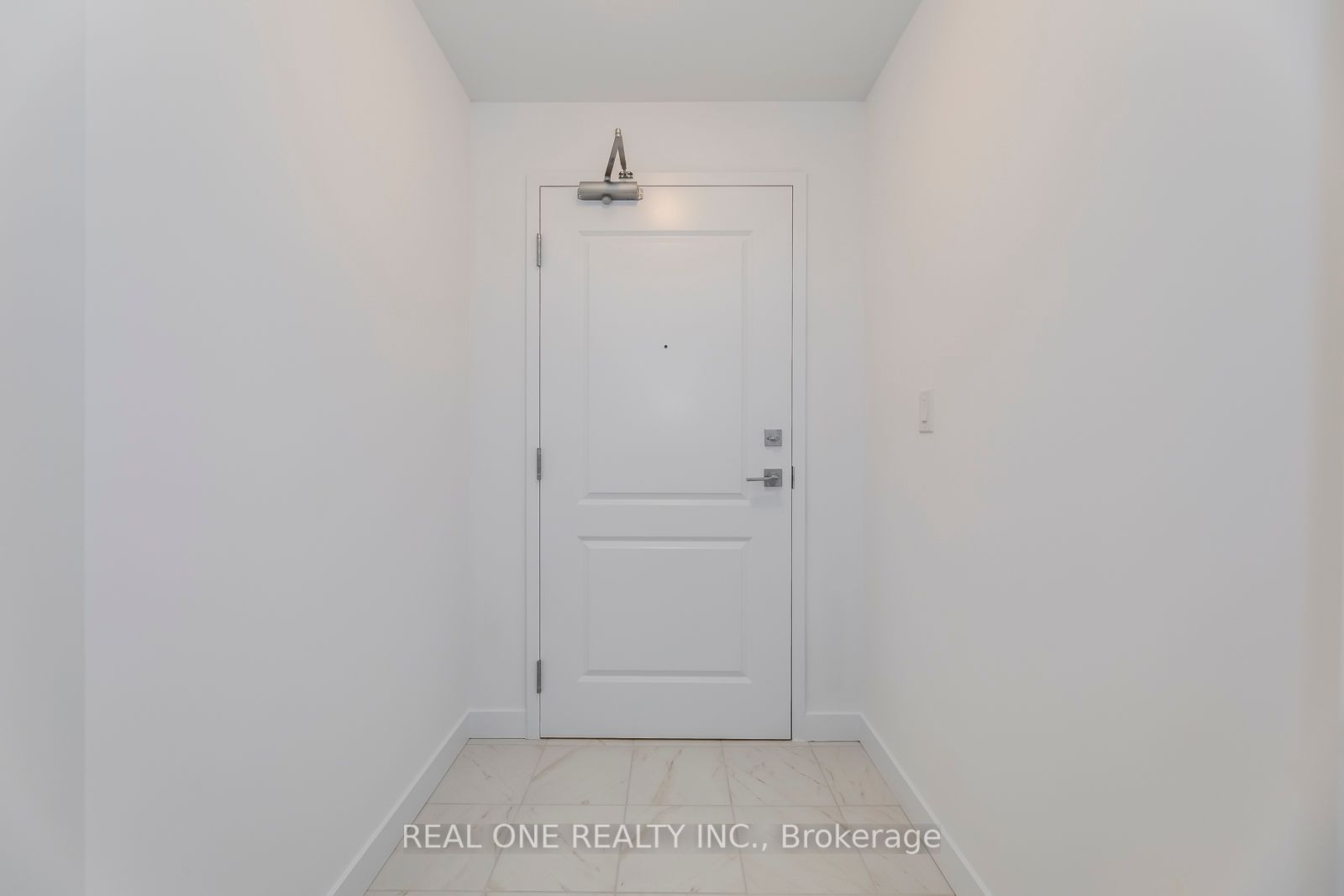 460 Dundas St E, #605