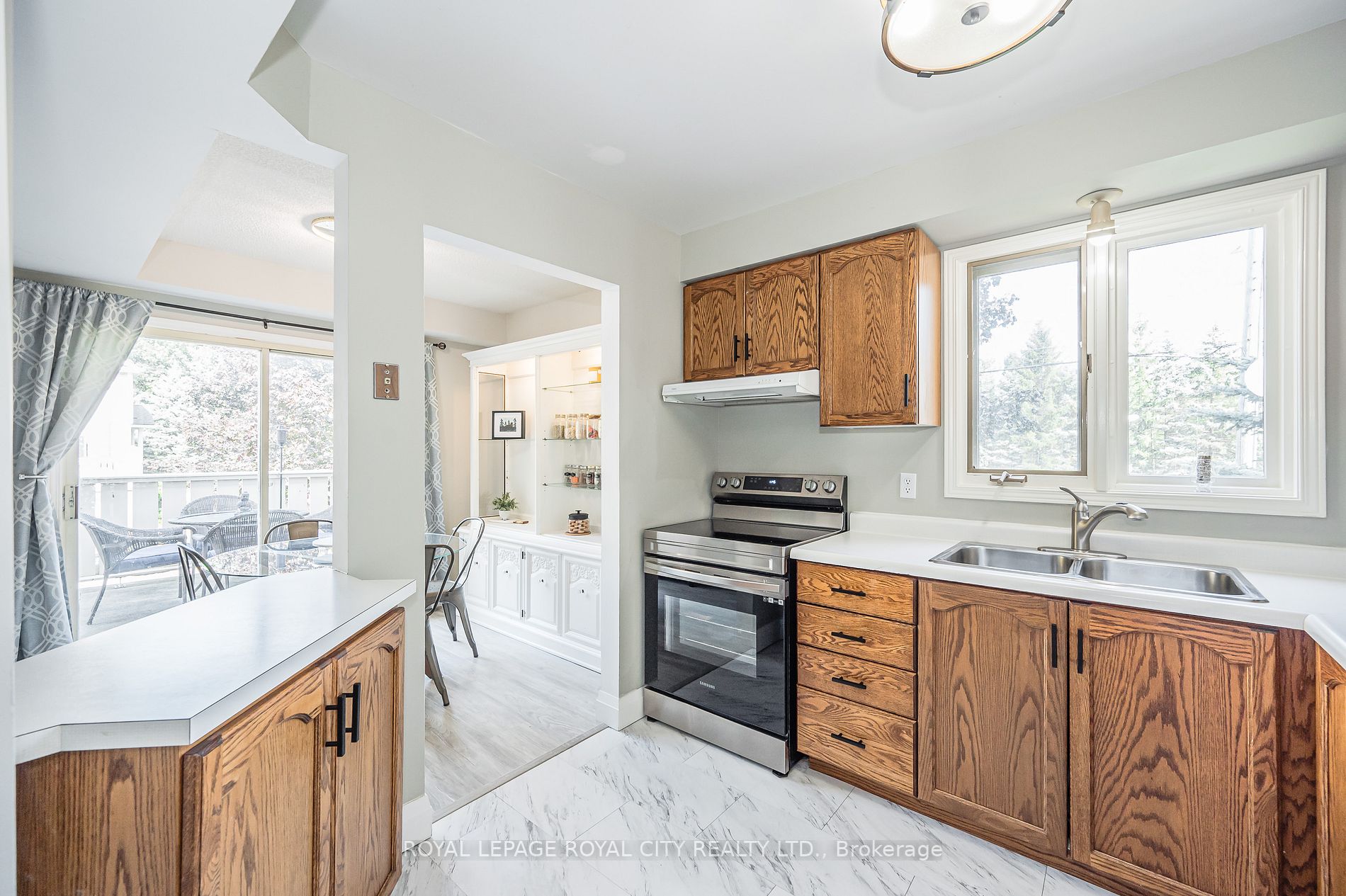 941 Gordon Street, #33