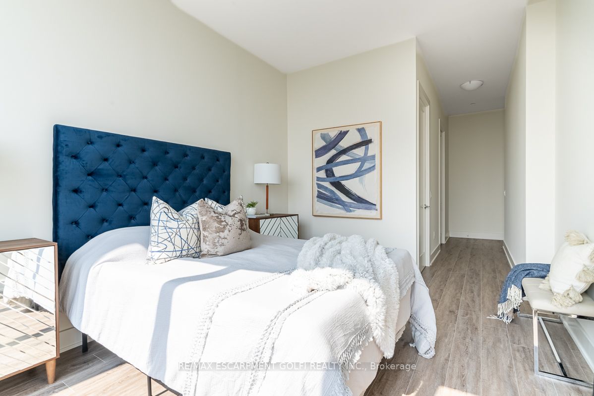 385 Winston Rd, #Ph1906