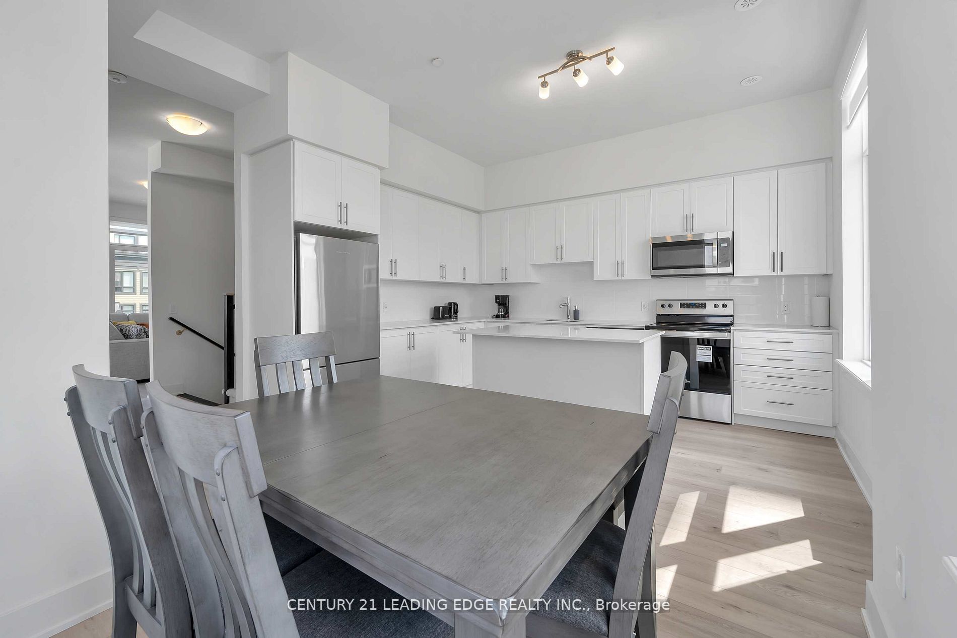 84 Windward Dr