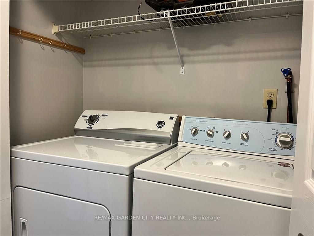 10 Wentworth Dr, #13