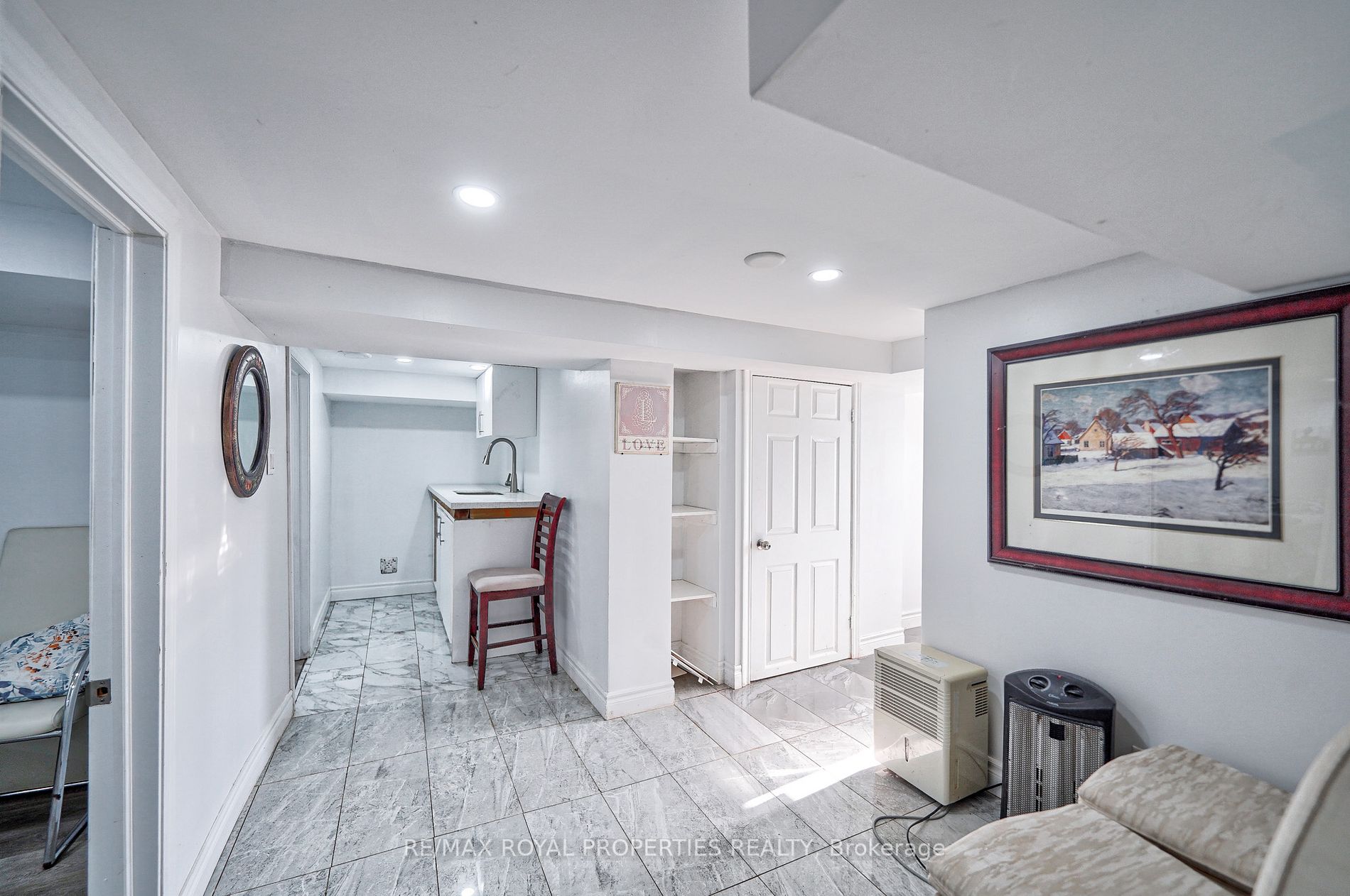 5 Robinson Avenue