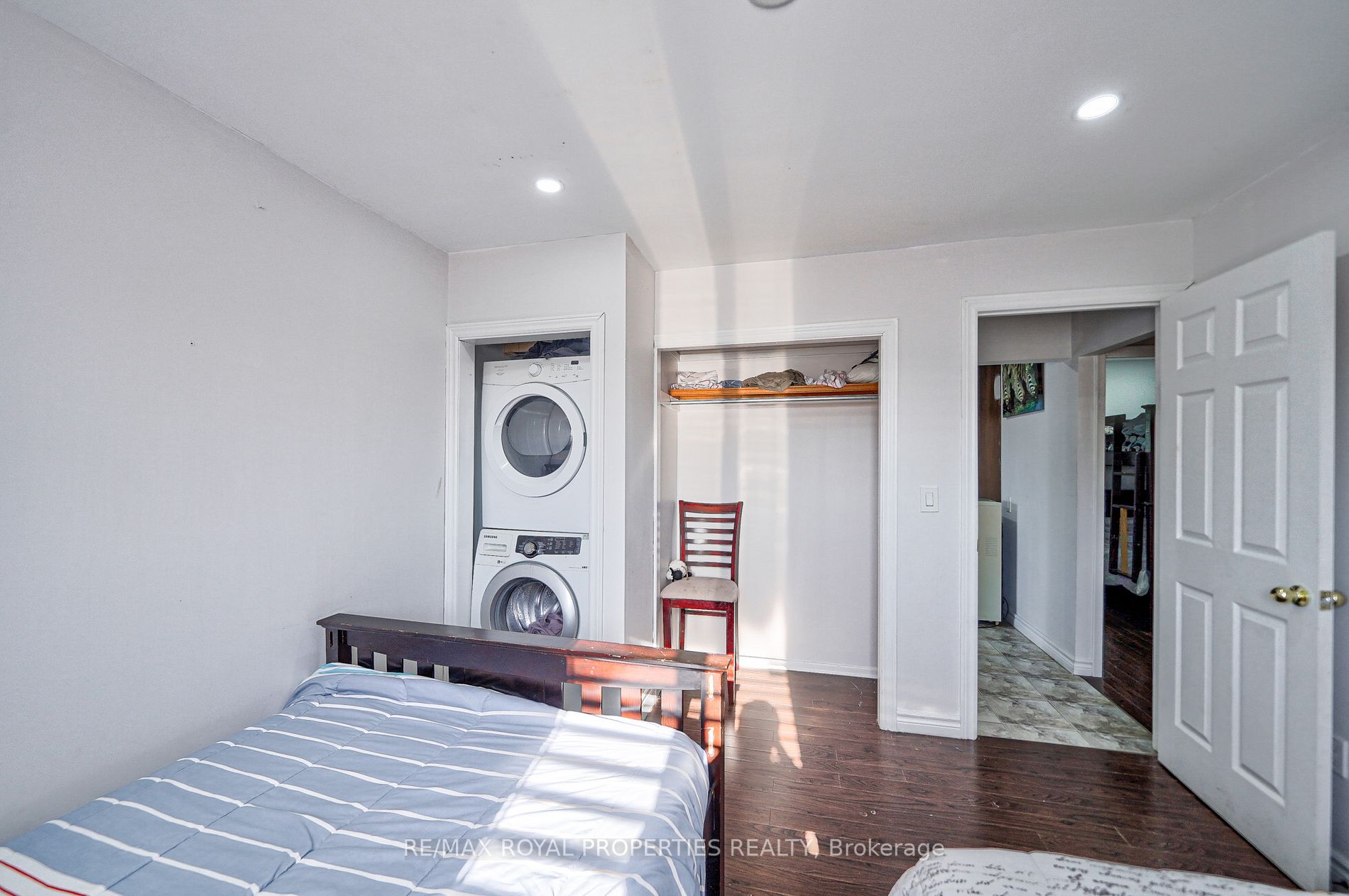 5 Robinson Avenue