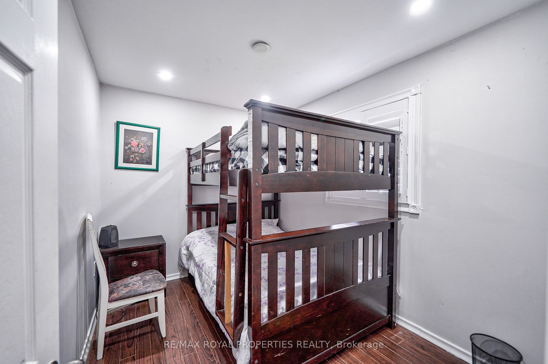 5 Robinson Avenue
