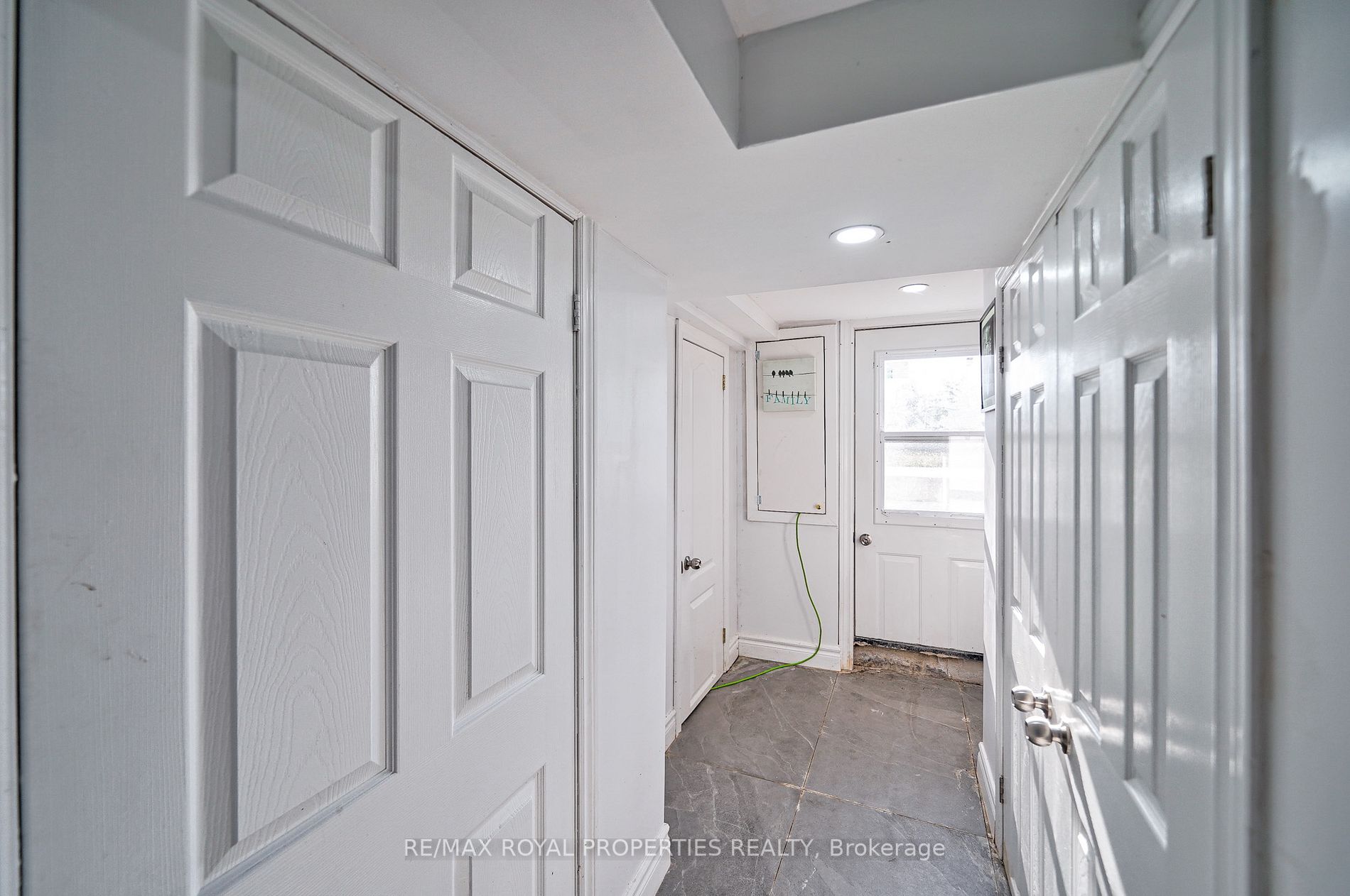 5 Robinson Avenue
