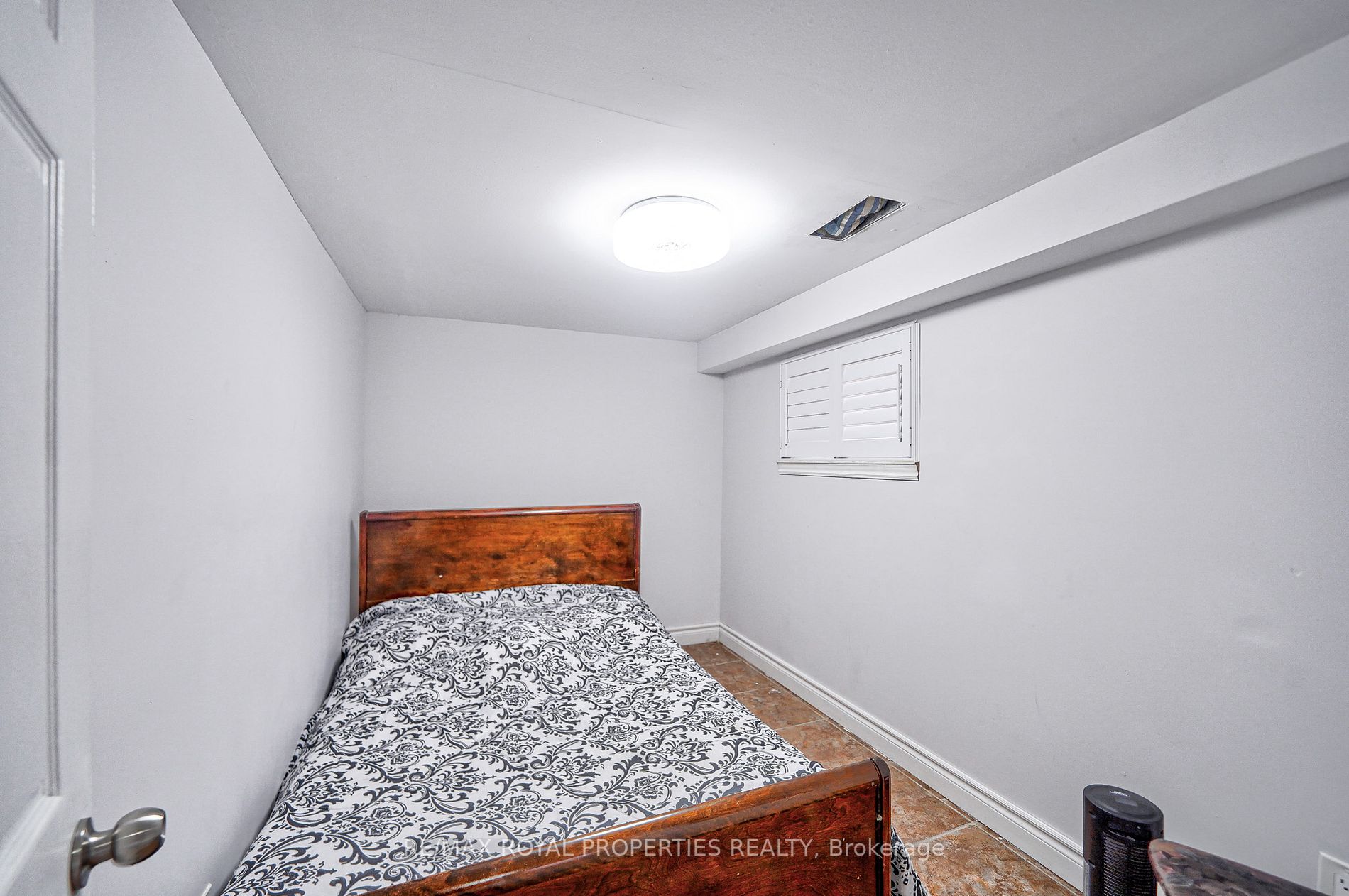 5 Robinson Avenue
