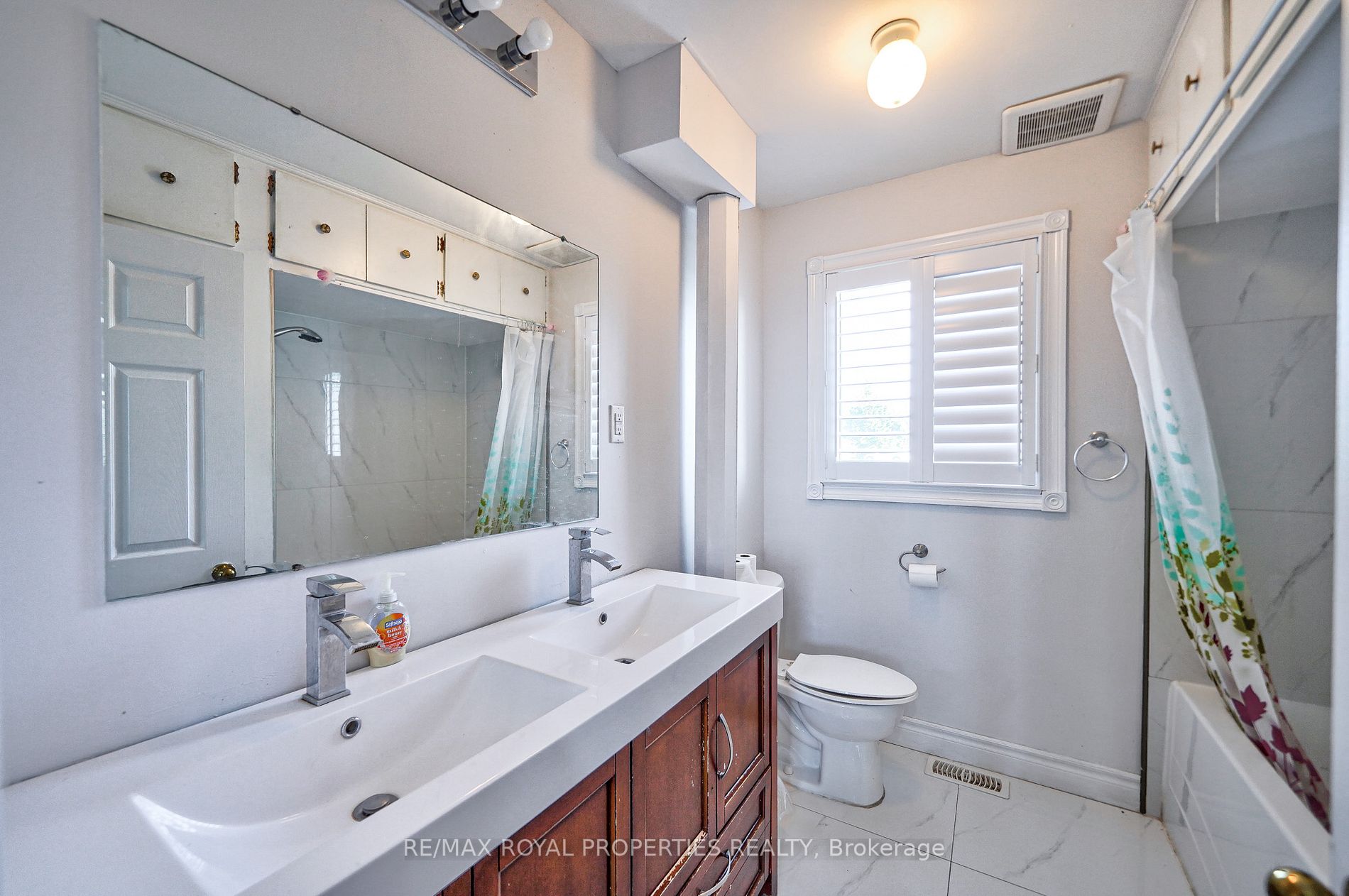 5 Robinson Avenue