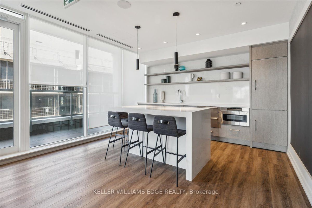 212 King William St, #612