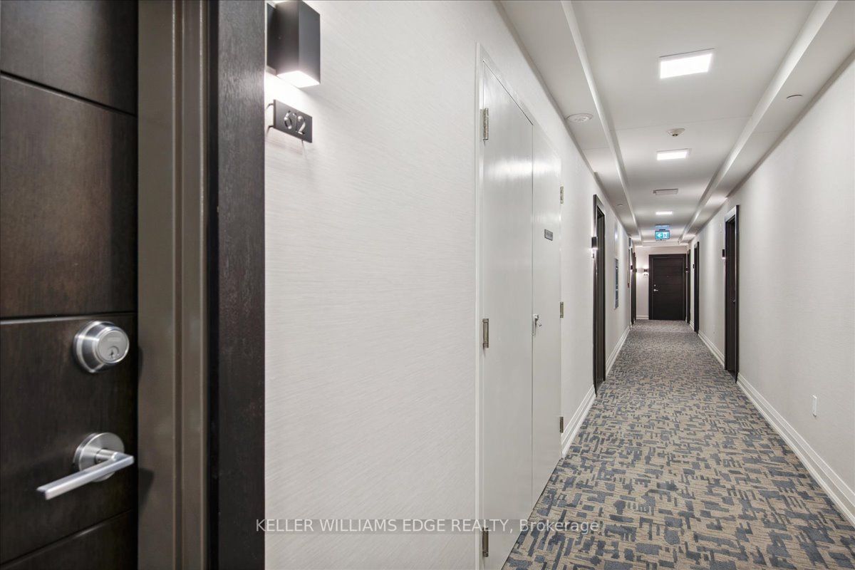 212 King William St, #612
