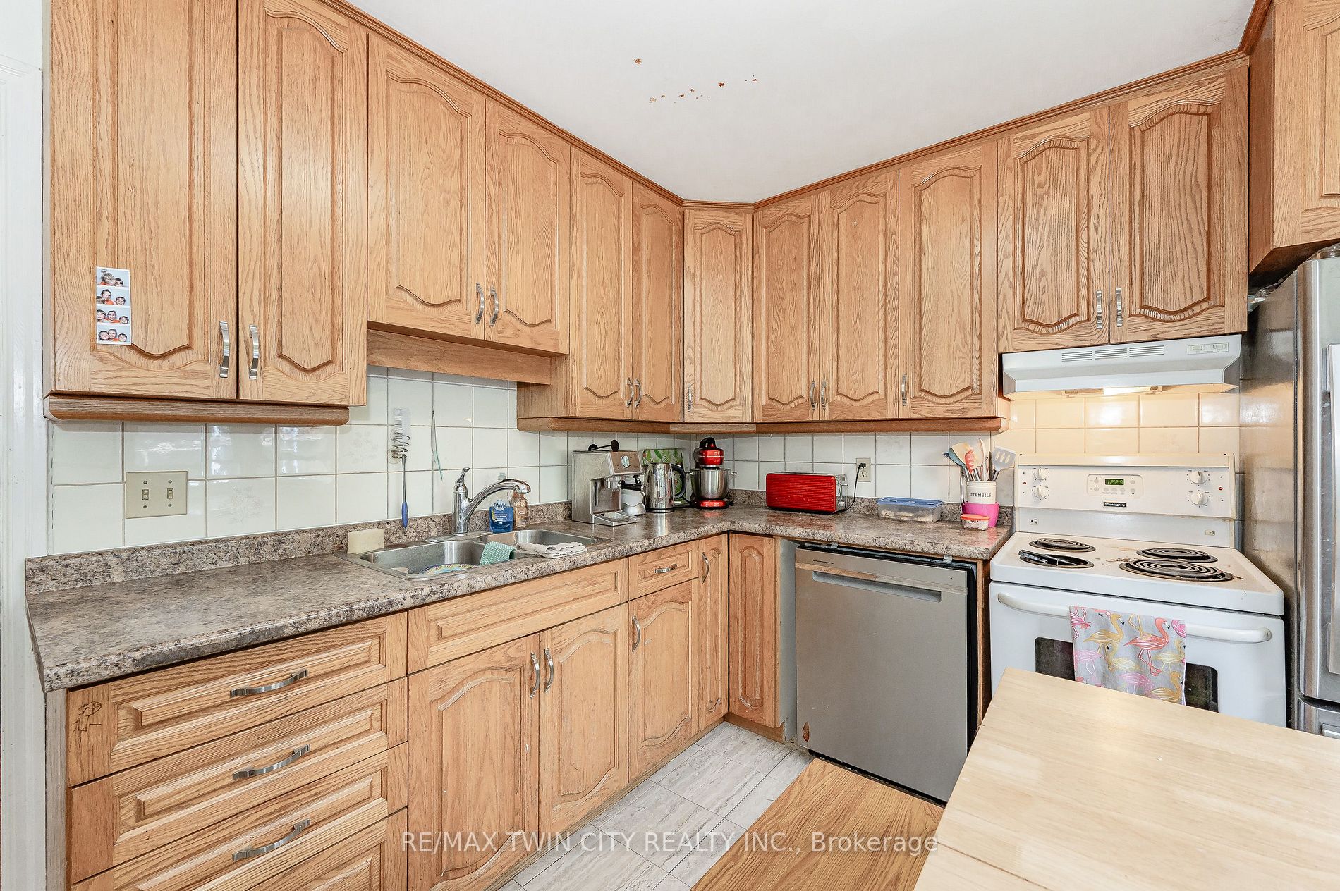 16 LAYTON Street