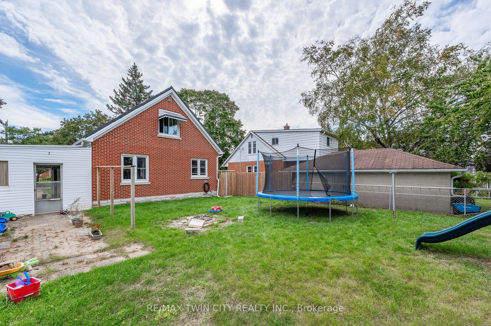 16 LAYTON Street