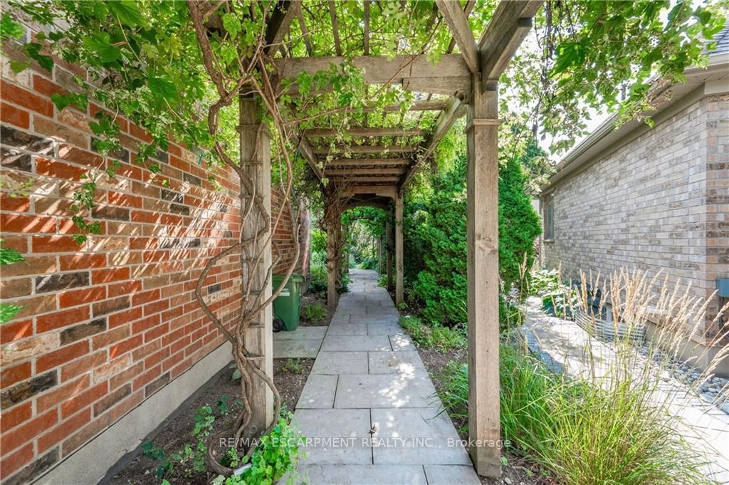 79 Woodside Road