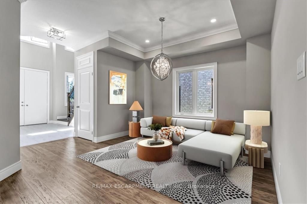 37 Roselawn Ave