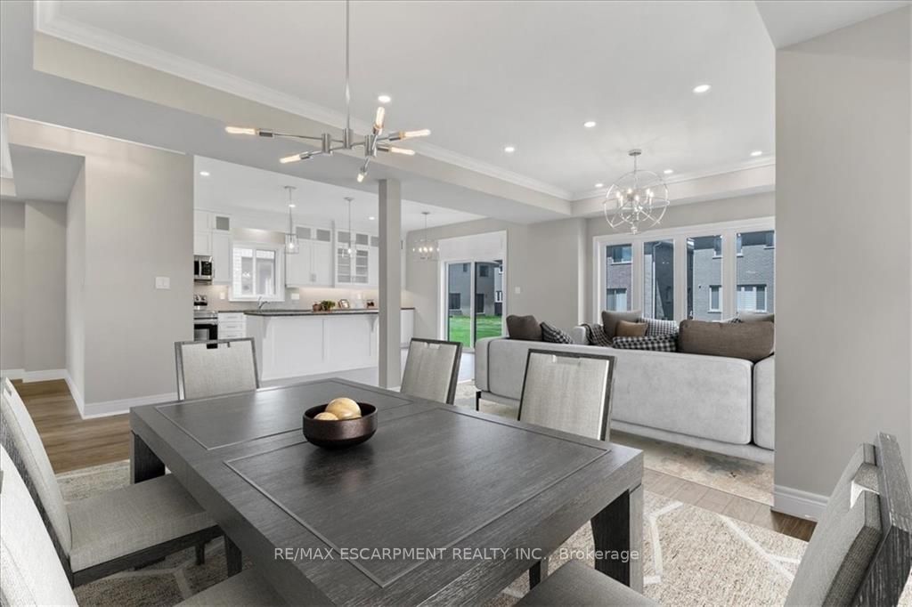 37 Roselawn Ave