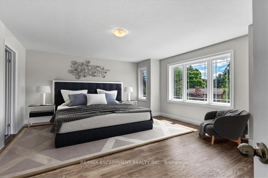 37 Roselawn Ave